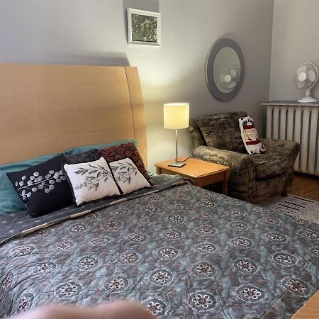 Maryland Homestay In Winnpeg Downtown ウィニペグ エクステリア 写真