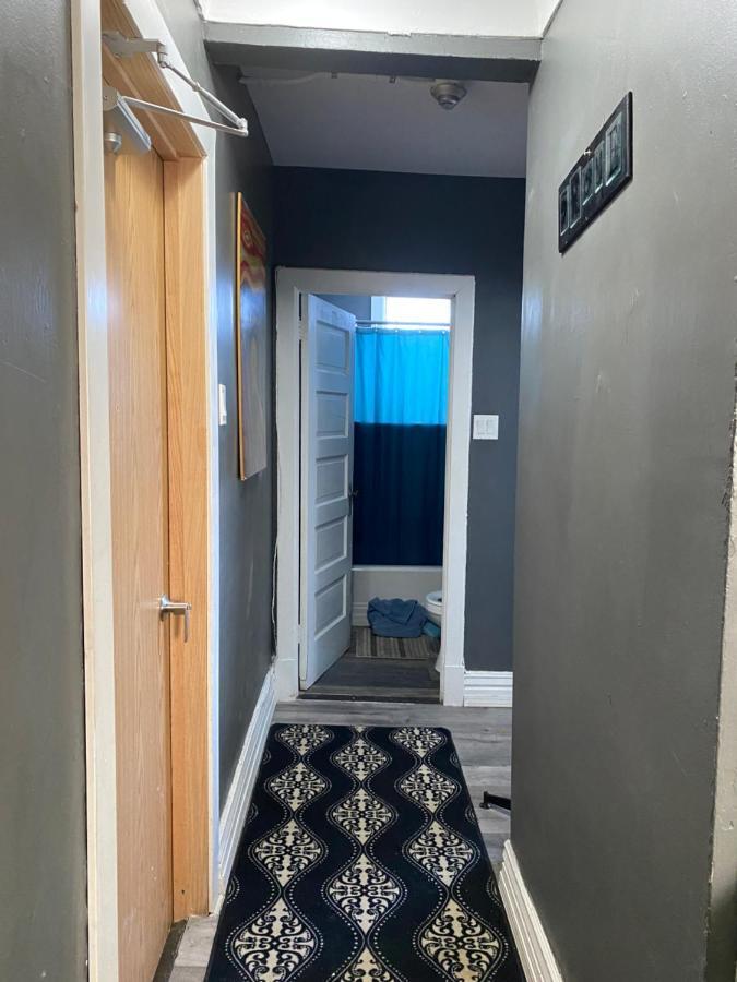 Maryland Homestay In Winnpeg Downtown ウィニペグ エクステリア 写真