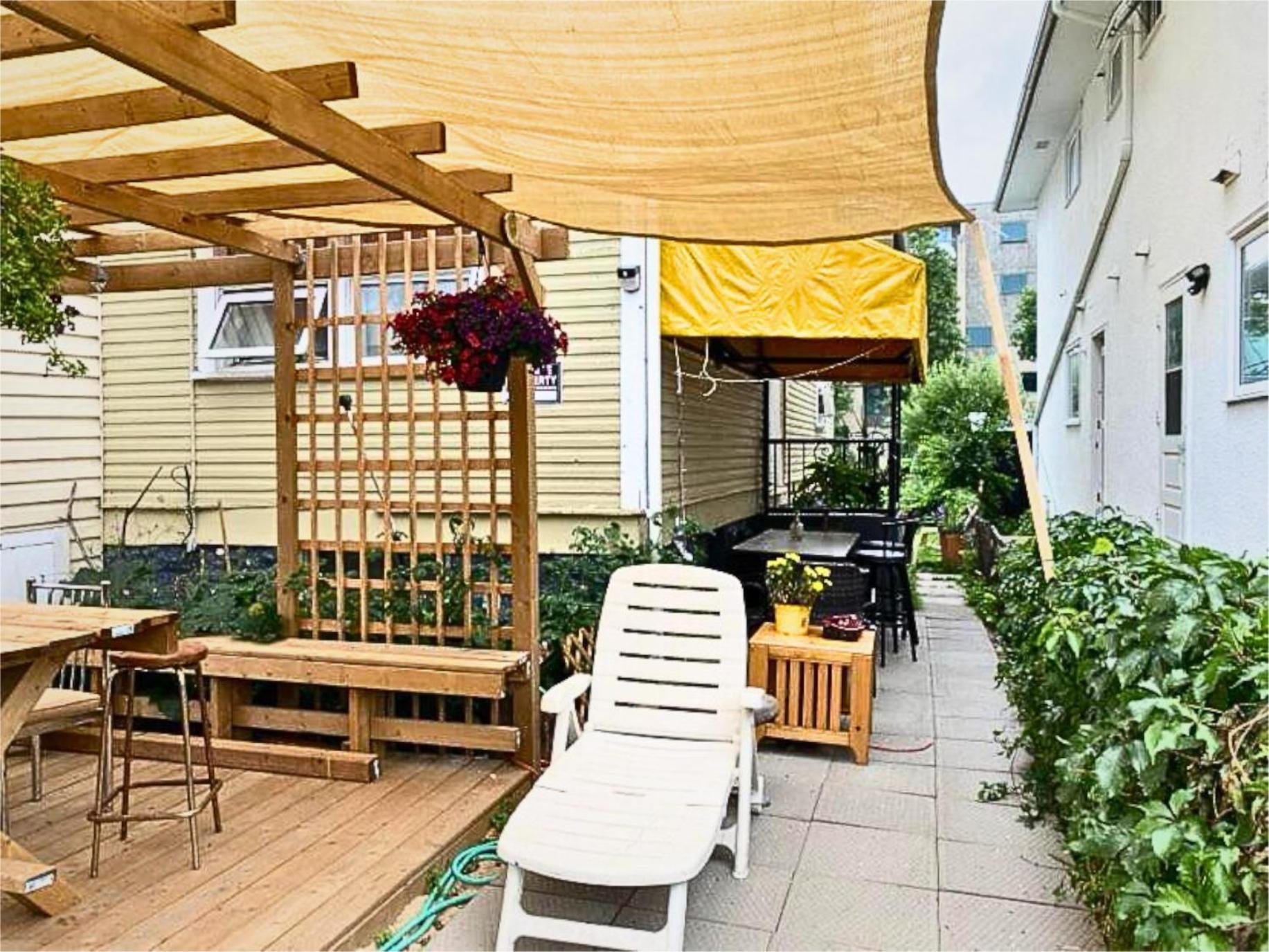 Maryland Homestay In Winnpeg Downtown ウィニペグ エクステリア 写真