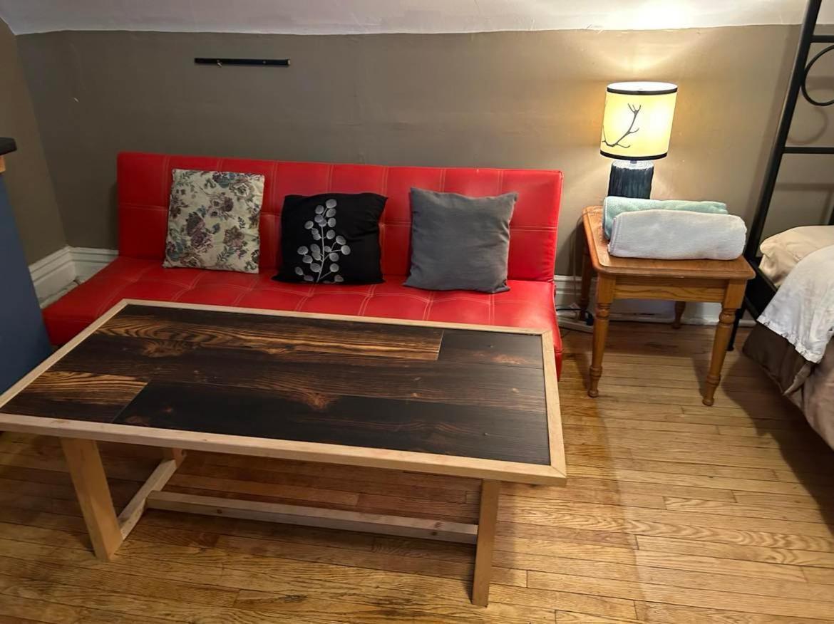Maryland Homestay In Winnpeg Downtown ウィニペグ エクステリア 写真