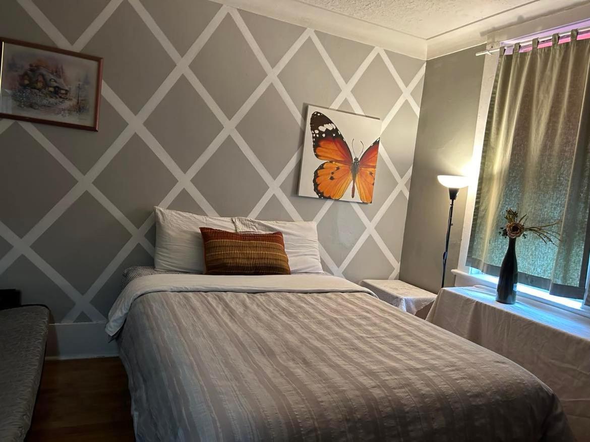 Maryland Homestay In Winnpeg Downtown ウィニペグ エクステリア 写真